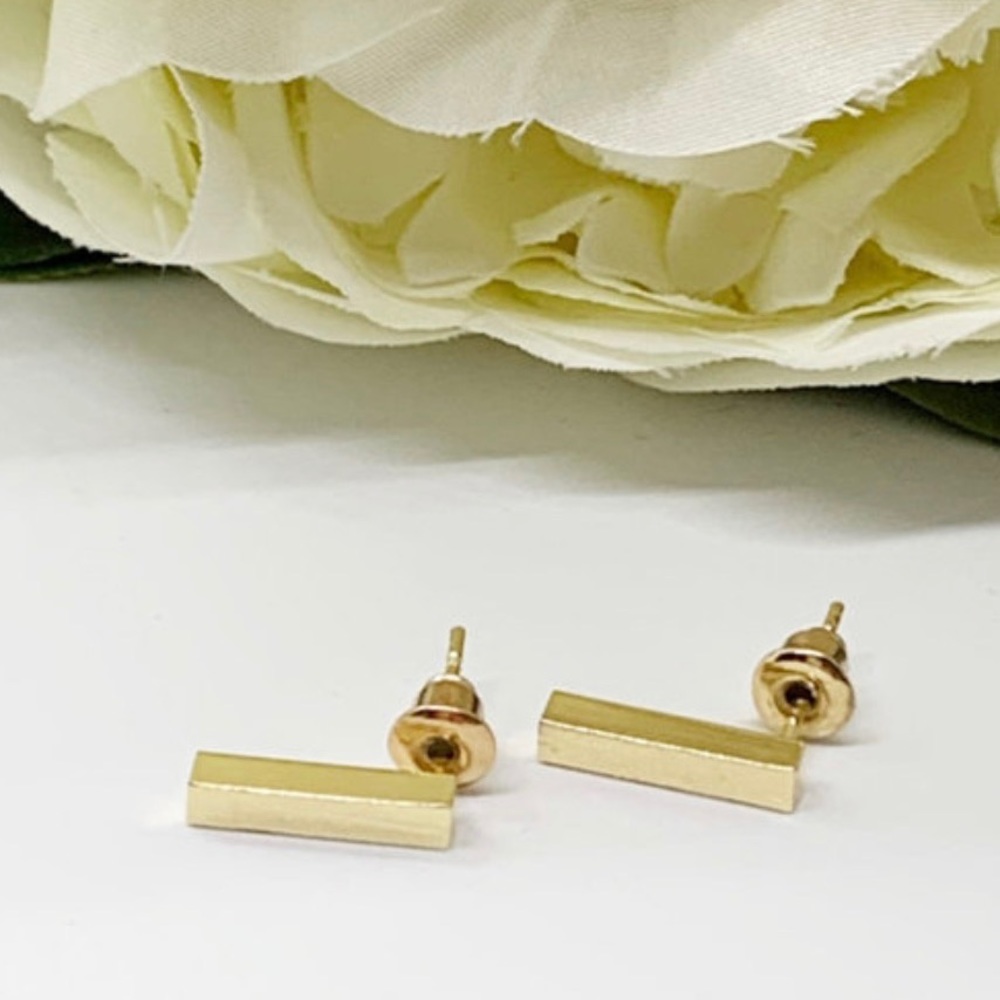 NEW Dainty Minimalist Gold Bar Stud Earrings